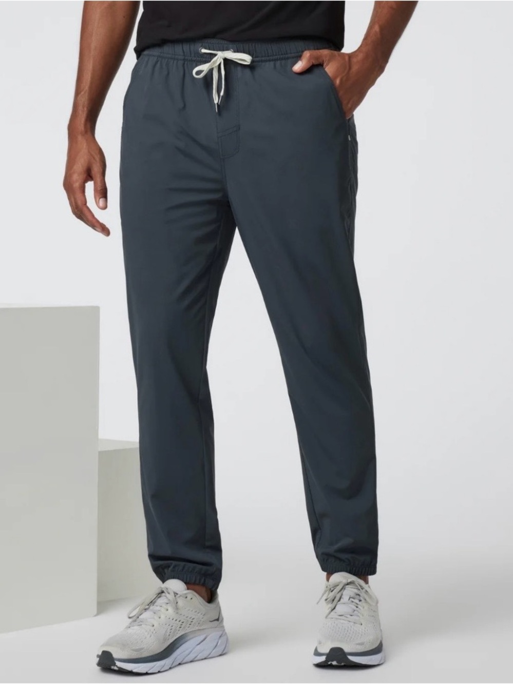 Vuori Men’s XXL Kore Jogger Lined 28" Inseam #V456